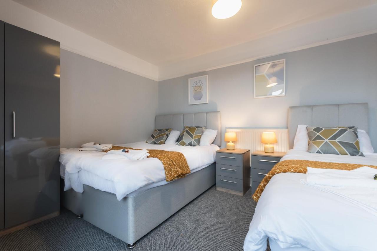 Best Price! Perfect Gunwharf Accommodation - 5 Single Beds Or Kingsize Free Parking Portsmouth Exteriör bild