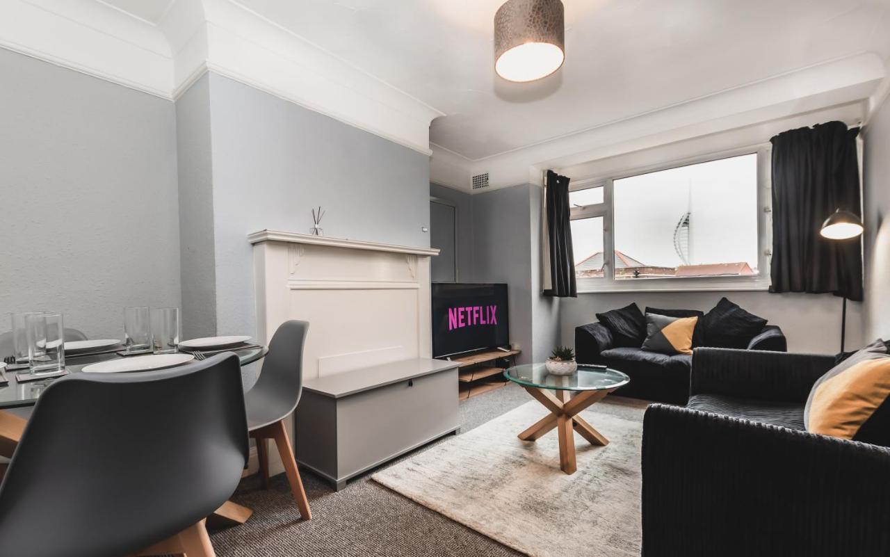 Best Price! Perfect Gunwharf Accommodation - 5 Single Beds Or Kingsize Free Parking Portsmouth Exteriör bild