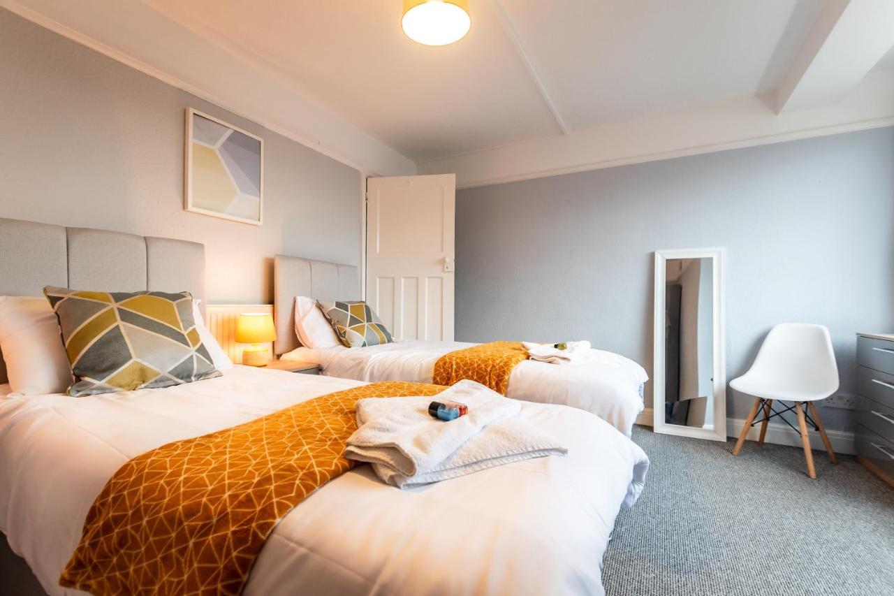 Best Price! Perfect Gunwharf Accommodation - 5 Single Beds Or Kingsize Free Parking Portsmouth Exteriör bild