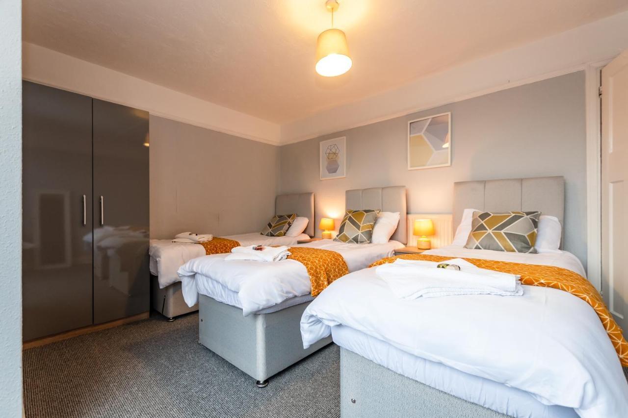 Best Price! Perfect Gunwharf Accommodation - 5 Single Beds Or Kingsize Free Parking Portsmouth Exteriör bild