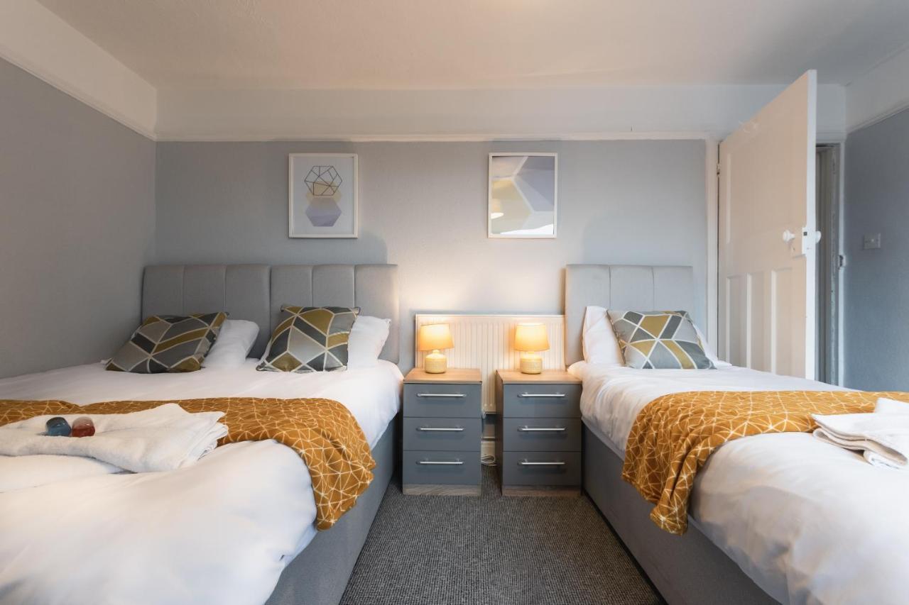 Best Price! Perfect Gunwharf Accommodation - 5 Single Beds Or Kingsize Free Parking Portsmouth Exteriör bild