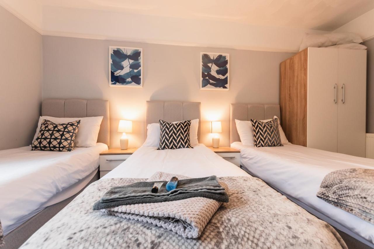 Best Price! Perfect Gunwharf Accommodation - 5 Single Beds Or Kingsize Free Parking Portsmouth Exteriör bild