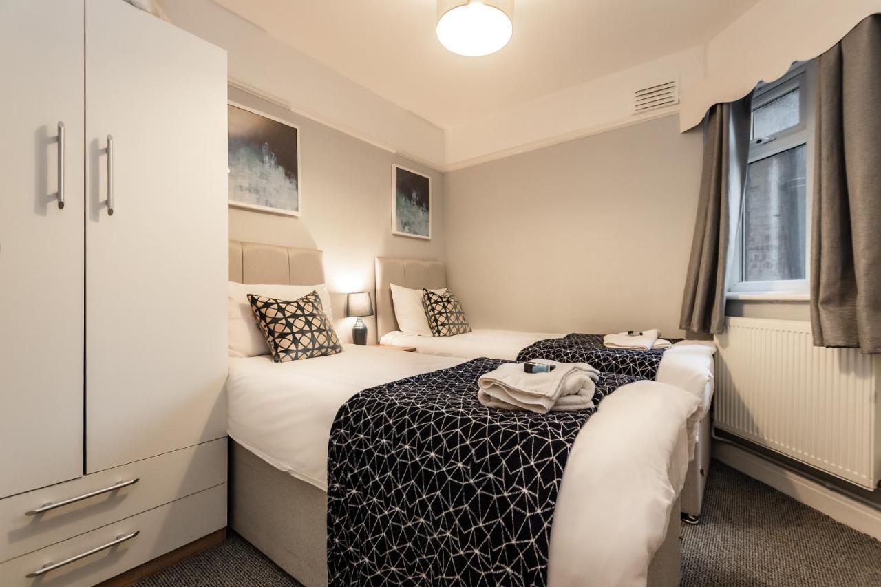 Best Price! Perfect Gunwharf Accommodation - 5 Single Beds Or Kingsize Free Parking Portsmouth Exteriör bild