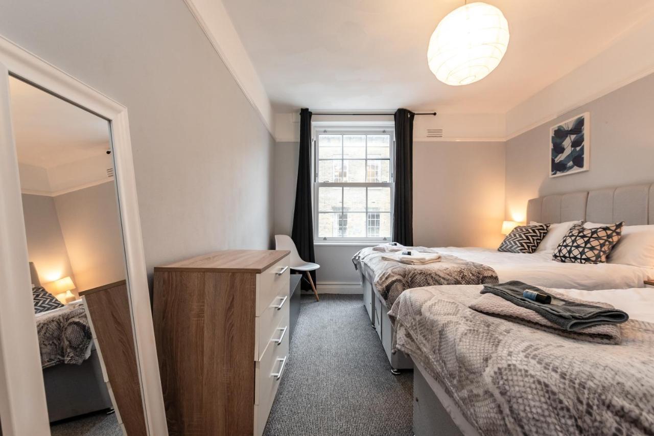 Best Price! Perfect Gunwharf Accommodation - 5 Single Beds Or Kingsize Free Parking Portsmouth Exteriör bild