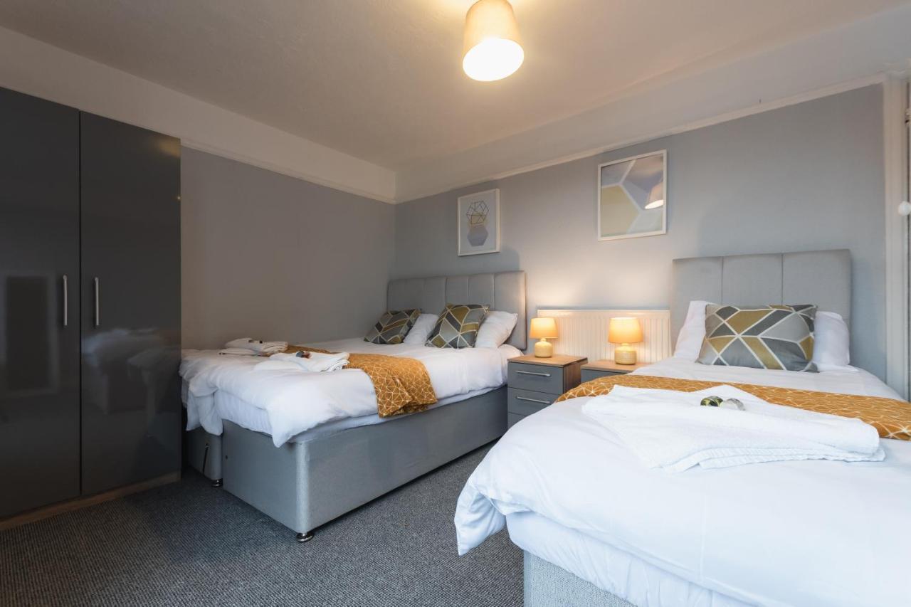 Best Price! Perfect Gunwharf Accommodation - 5 Single Beds Or Kingsize Free Parking Portsmouth Exteriör bild