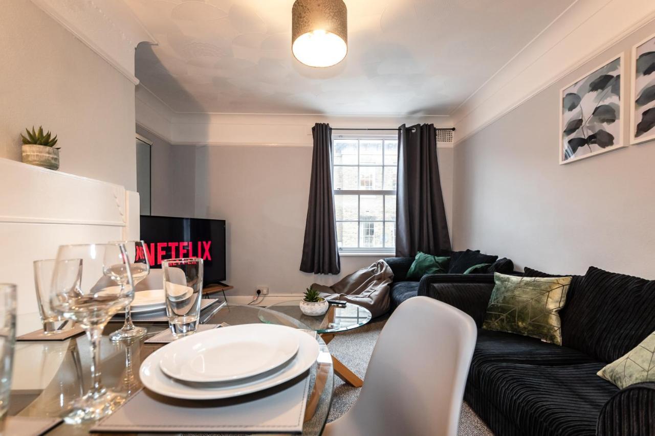 Best Price! Perfect Gunwharf Accommodation - 5 Single Beds Or Kingsize Free Parking Portsmouth Exteriör bild