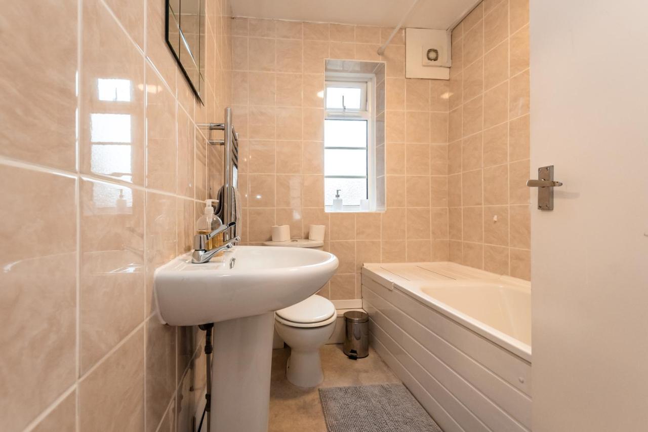 Best Price! Perfect Gunwharf Accommodation - 5 Single Beds Or Kingsize Free Parking Portsmouth Exteriör bild