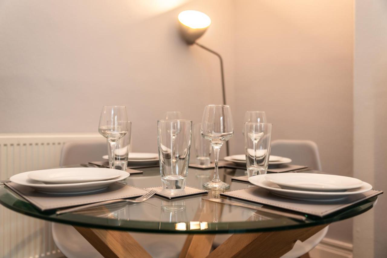Best Price! Perfect Gunwharf Accommodation - 5 Single Beds Or Kingsize Free Parking Portsmouth Exteriör bild