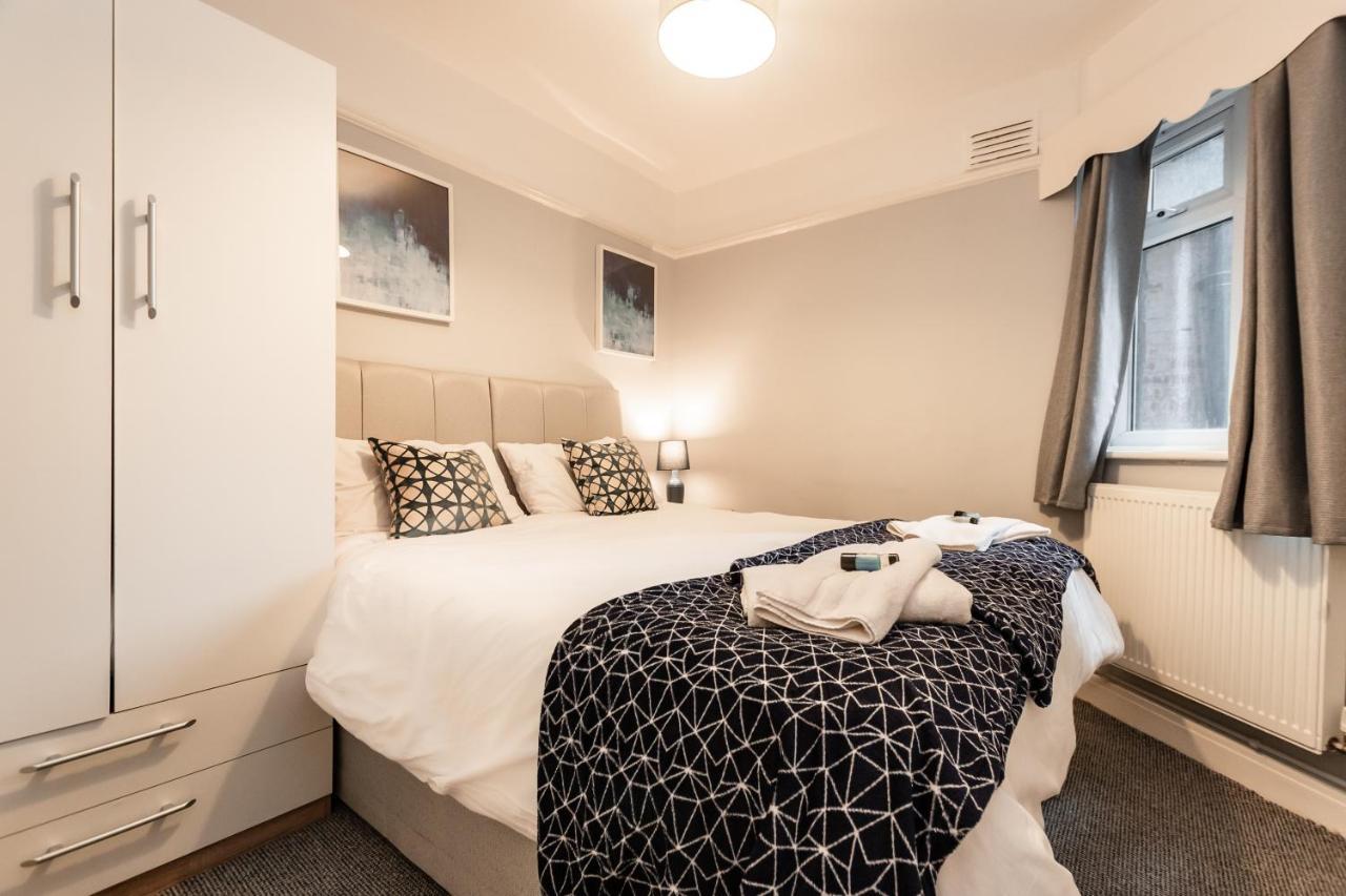 Best Price! Perfect Gunwharf Accommodation - 5 Single Beds Or Kingsize Free Parking Portsmouth Exteriör bild