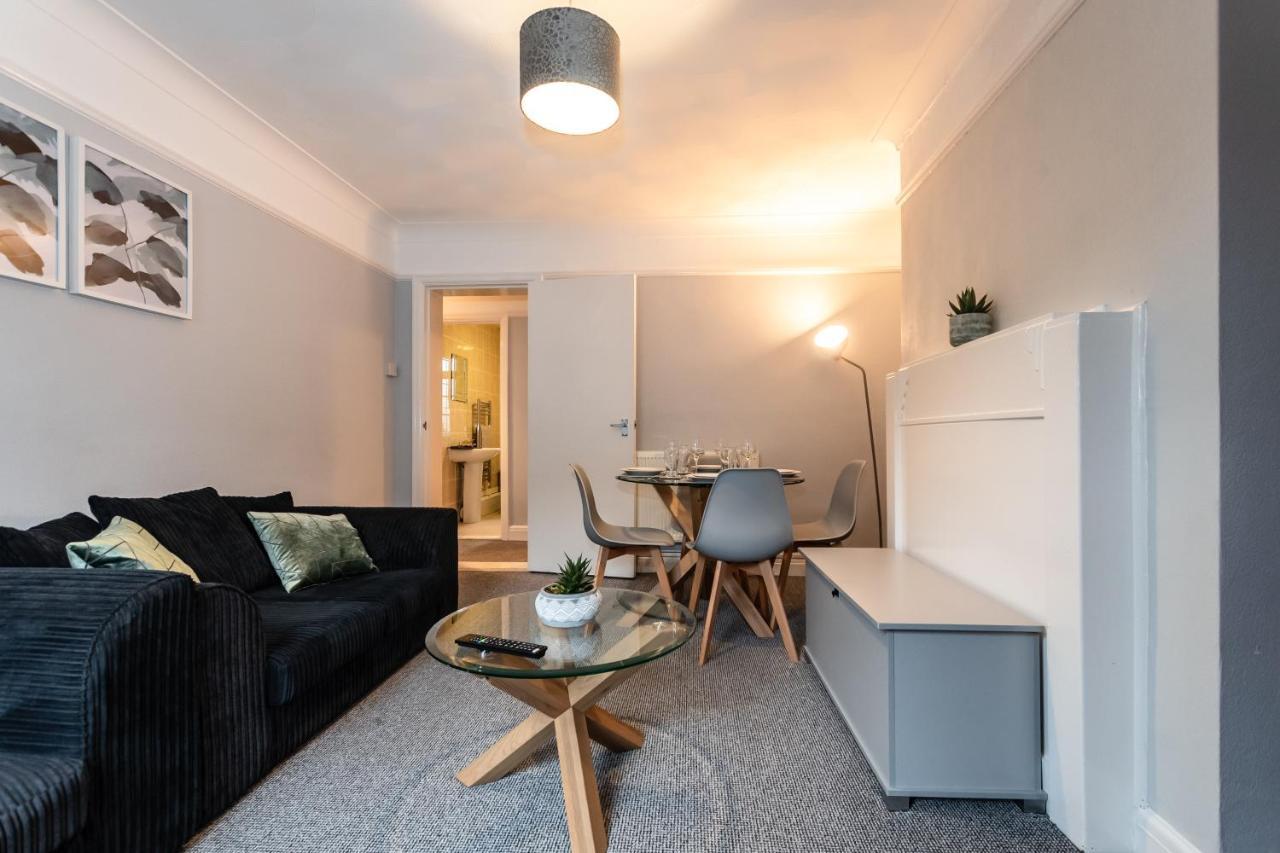 Best Price! Perfect Gunwharf Accommodation - 5 Single Beds Or Kingsize Free Parking Portsmouth Exteriör bild